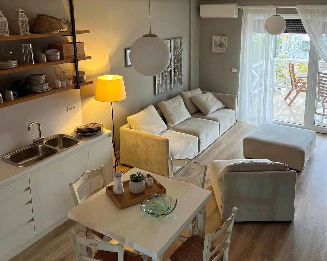 17 White Rock Residence, Dhermi 9425